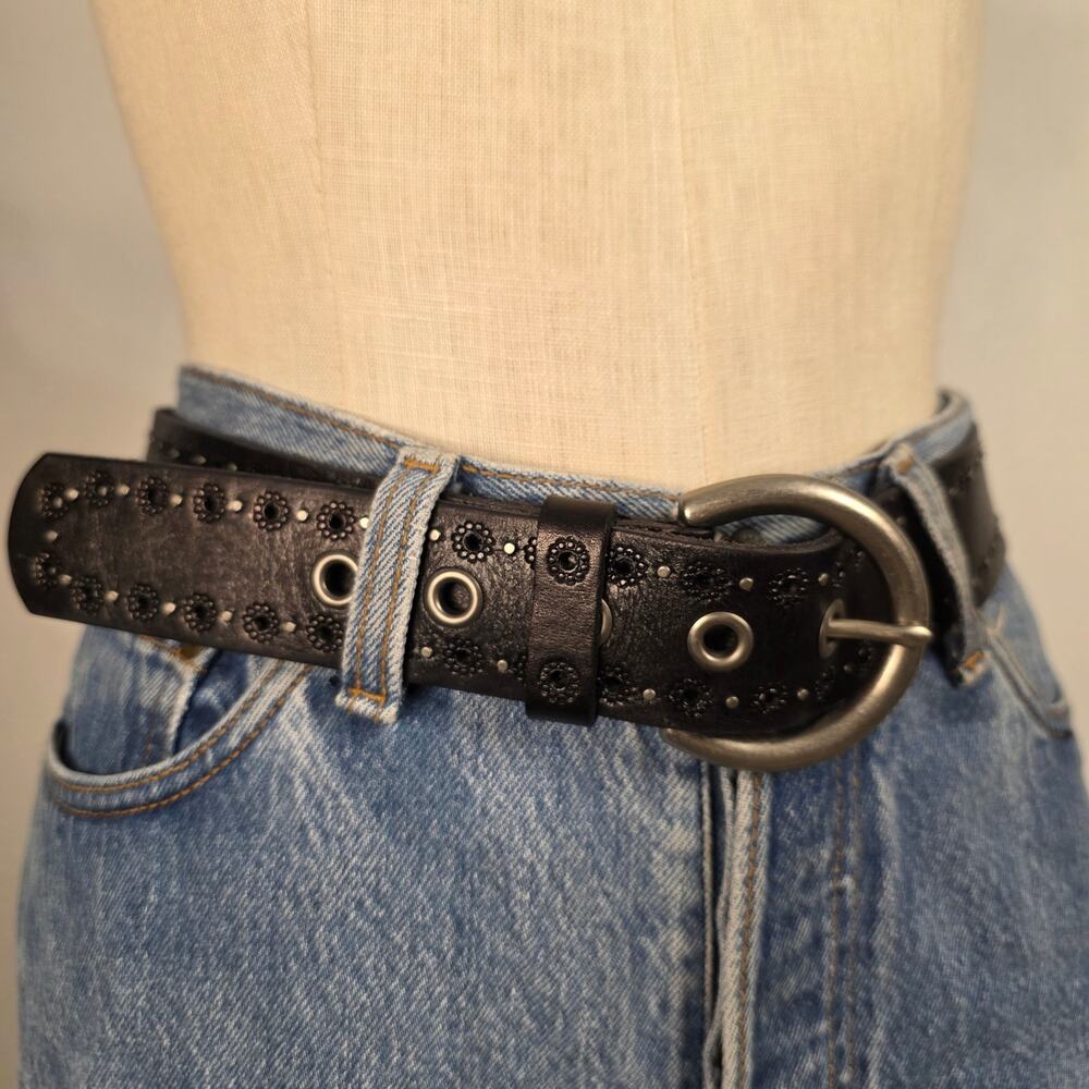 Fossil Women's Size Small Black Genuine Leather Grommet Studded Western Belt - Picture 1 of 8